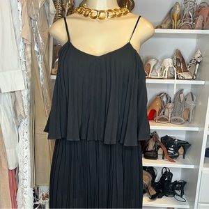 Maxi pleated dress.